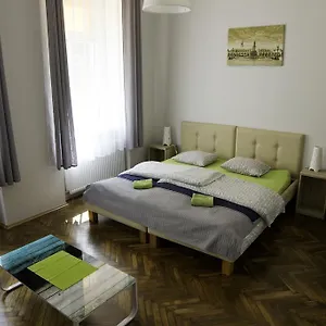 Hostel Dream & 